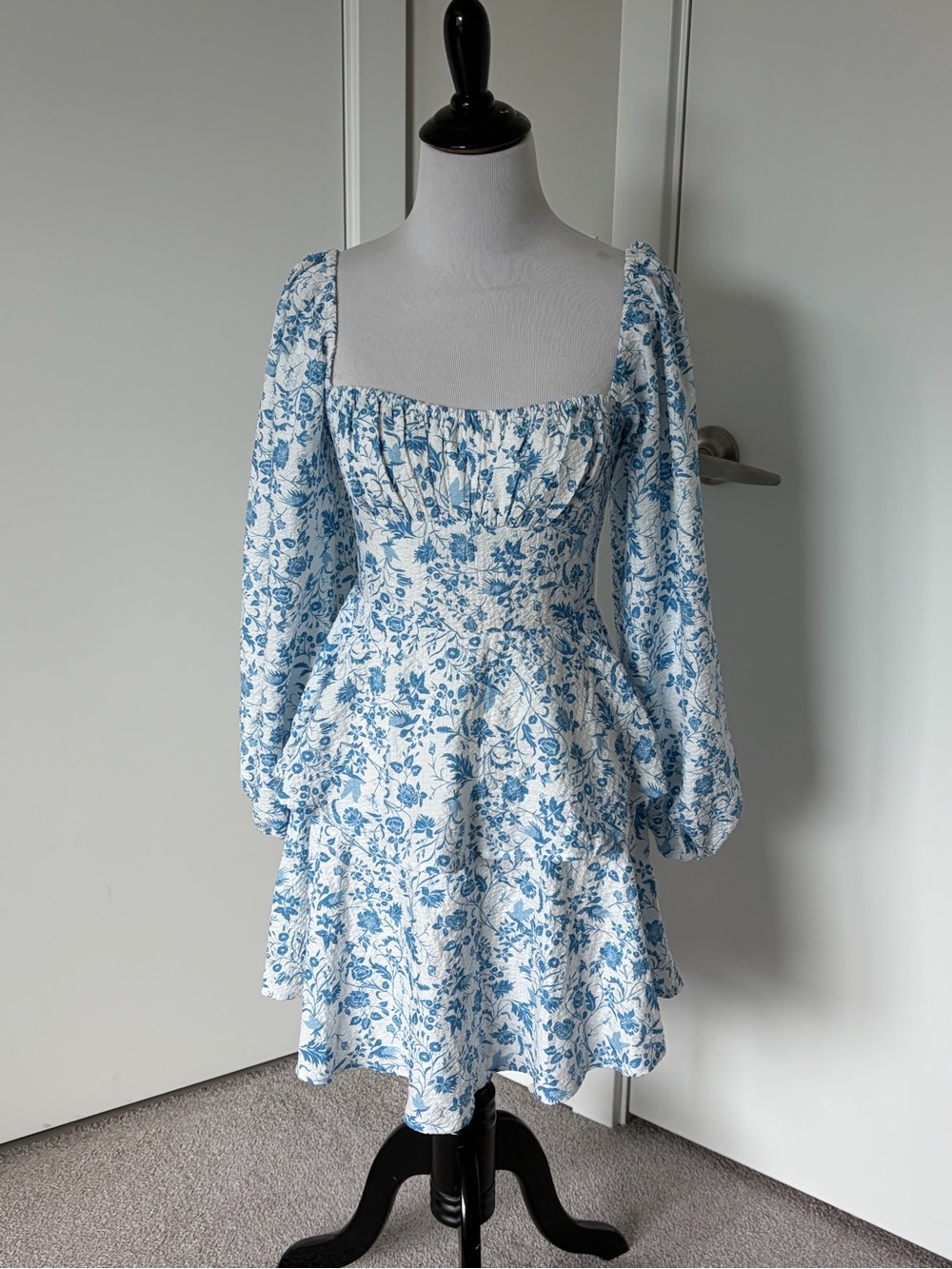 Selfie Leslie Blue Floral Square-Neck Long-Sleeve Mini Dress